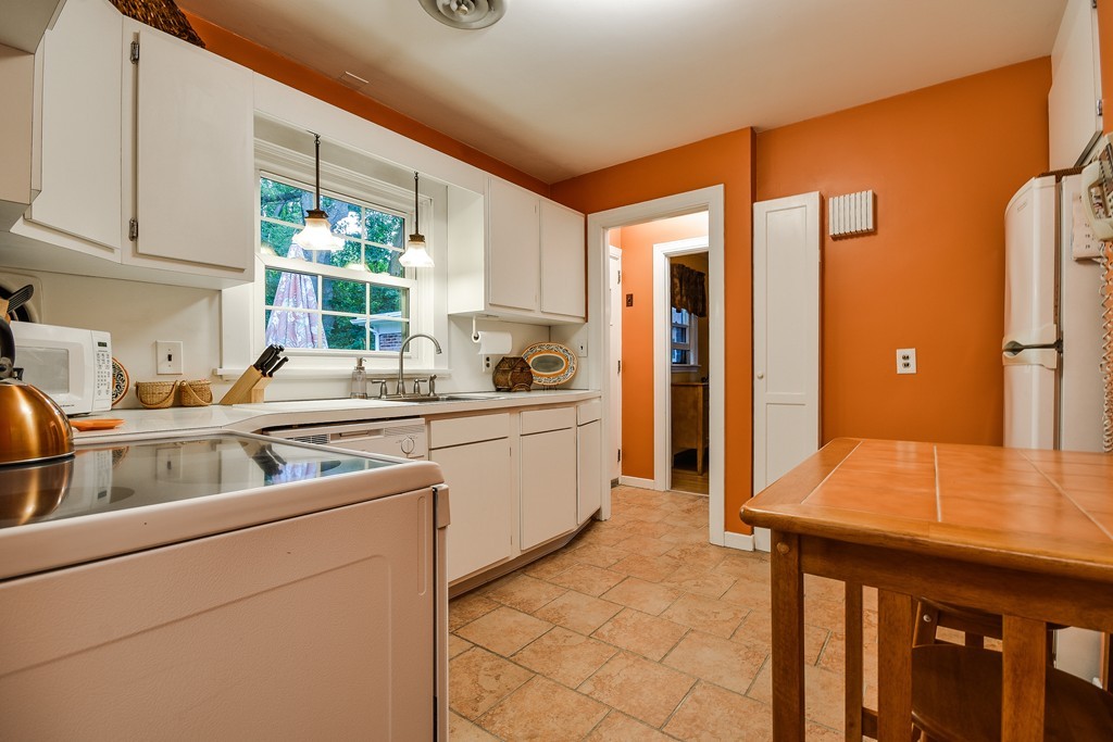 25 Stevens Road Framingham, MA 01702 - Photo 8 of 26 Gallery Image 8