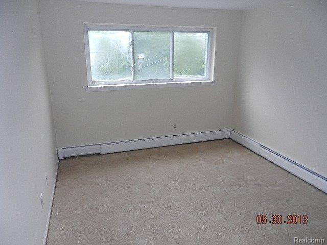 29741 Rambling Road Southfield, MI 48076 - Photo 14 of 25 DSCN0883.JPG