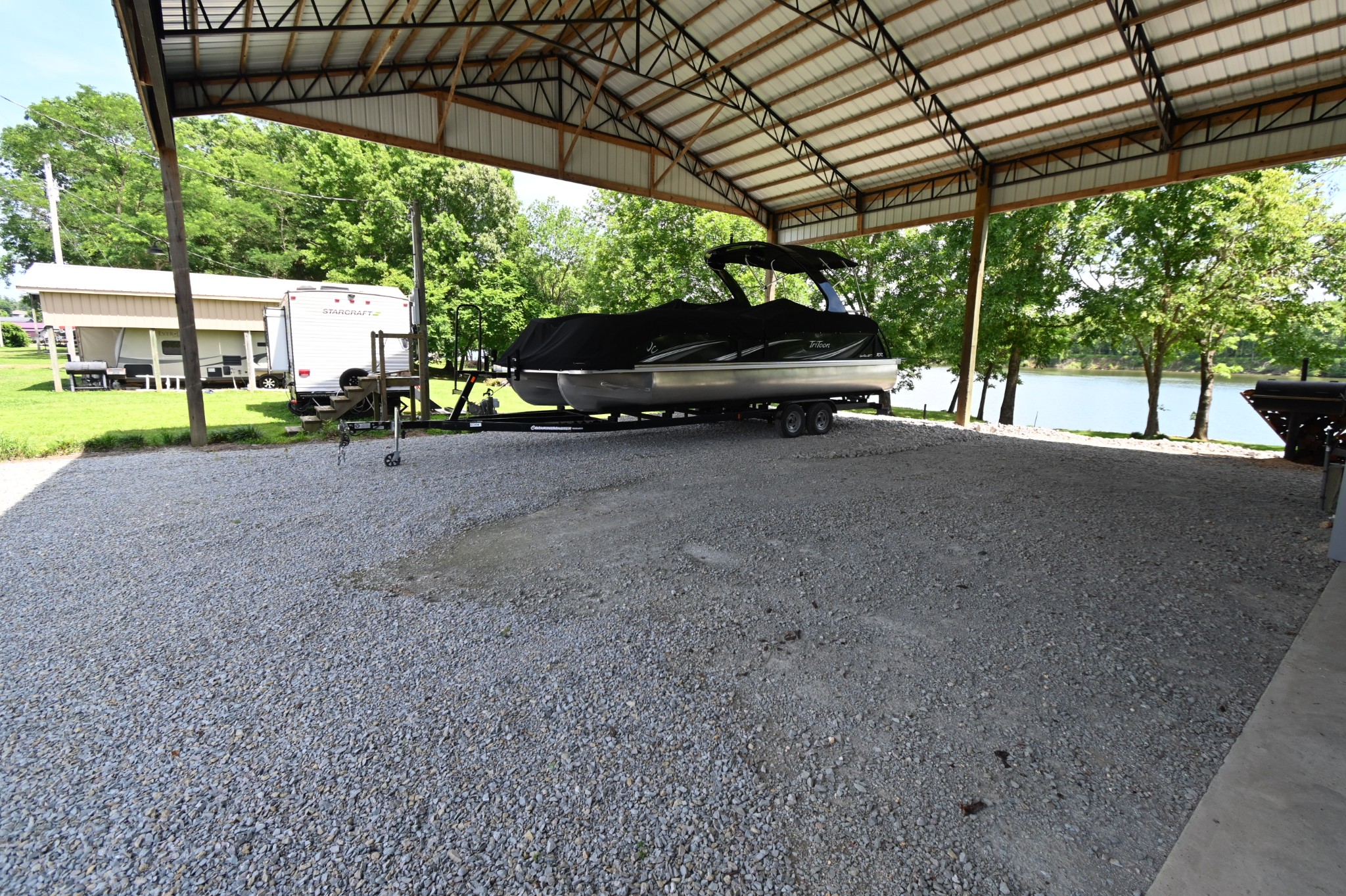 1067 WC PICKETT Road Clifton, TN 38425 - Photo 21 of 40