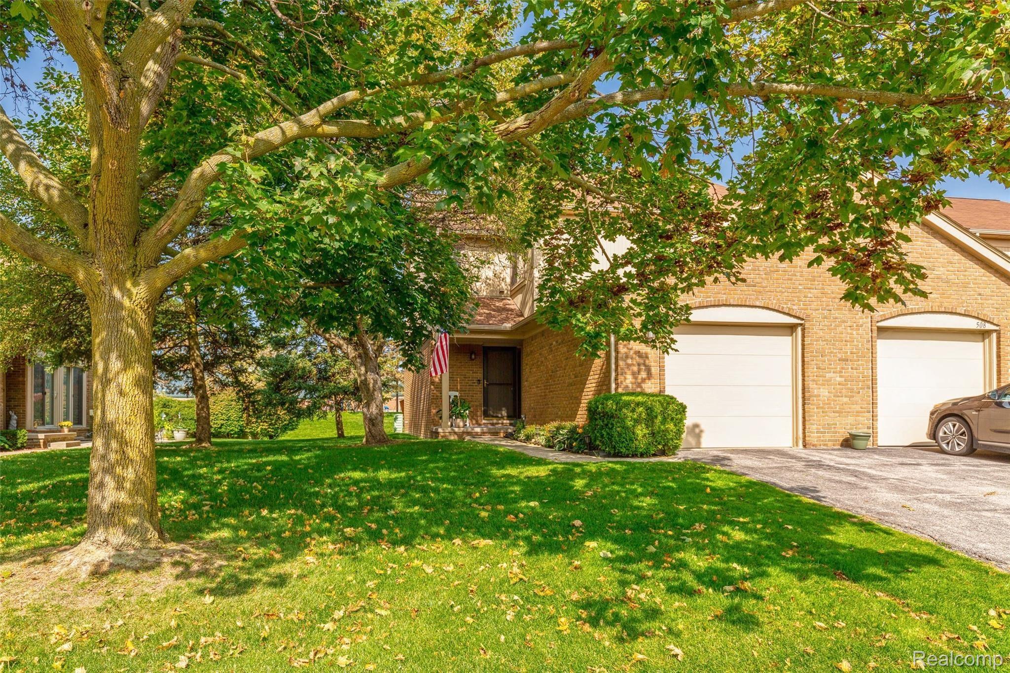 510 Tennyson, Unit 56 Rochester, MI 48307 - Photo 27 of 30 592A3658.jpg