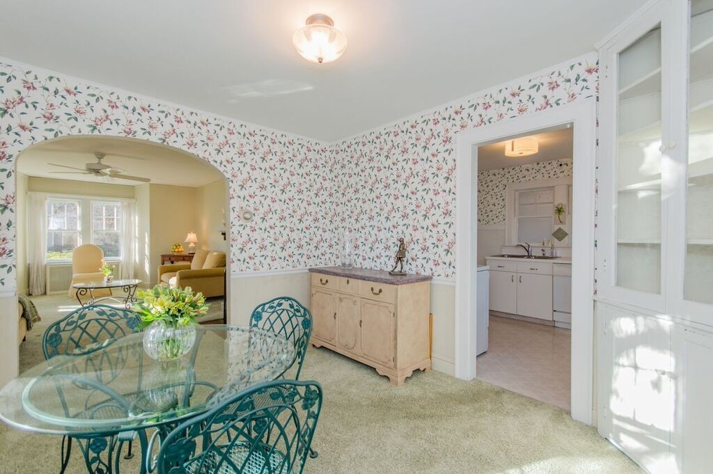 17 Parkland Road Needham, MA 02494 - Photo 3 of 14 Gallery Image 3