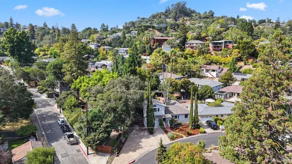 $1,795,000 | 1 Hilldale Drive, San Anselmo, CA 94960