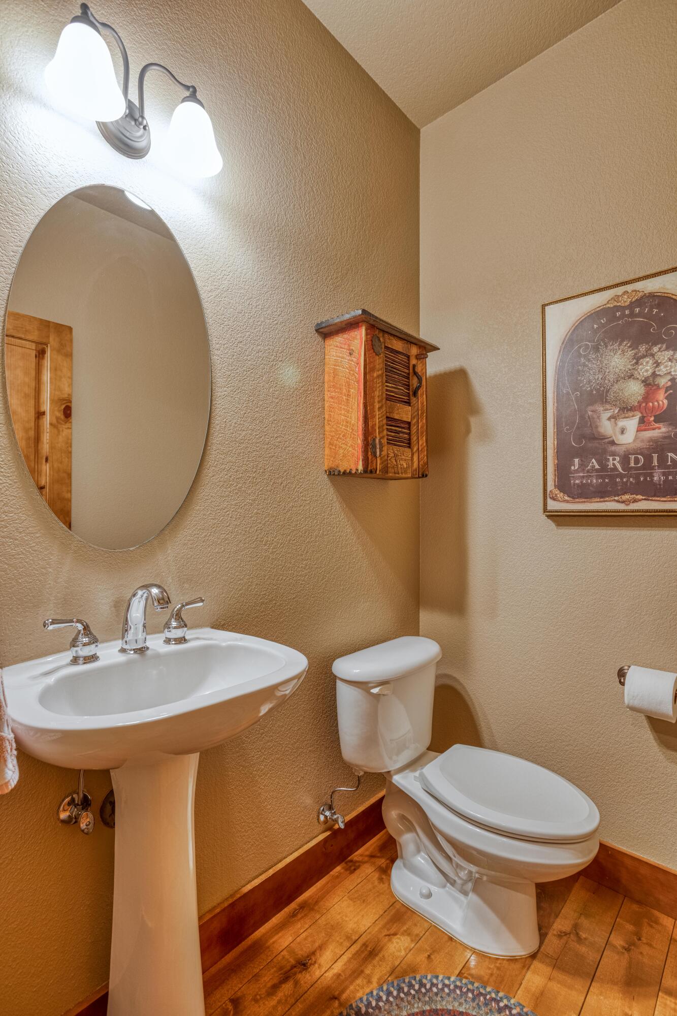 18160 Rager Mountain Lane Sunriver, OR 97707 - Photo 25 of 30 Half Bathroom