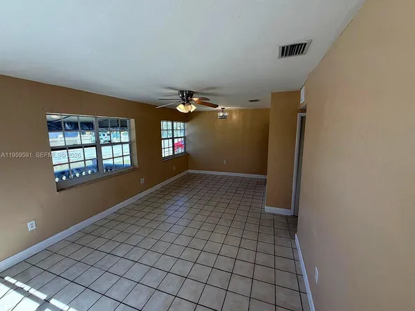 $3,200 | 14407 Northeast 5th Avenue, Unit 14407, Miami, FL 33161