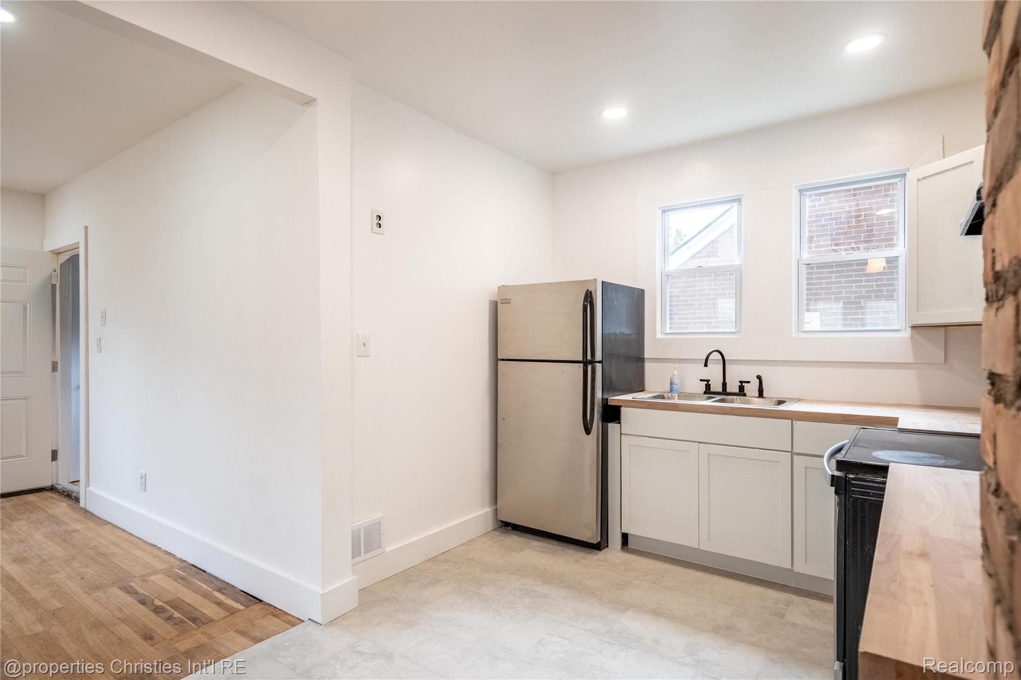 4373-4375 Balfour Road Detroit, MI 48224 - Photo 13 of 46 Balfour-6.jpg