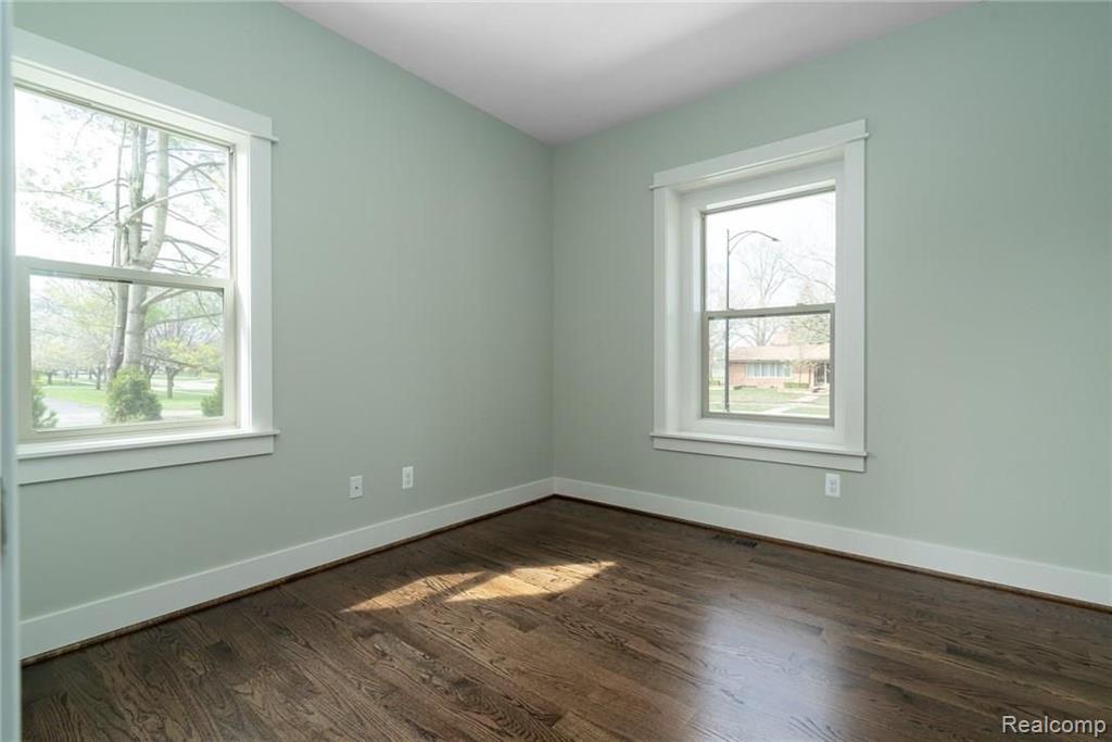 339 Lothrop Road Grosse Pointe Farms, MI 48236 - Photo 13 of 31
