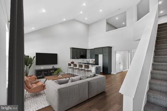 $397,521 | 12 Ivy Lane, Levittown, PA 19055