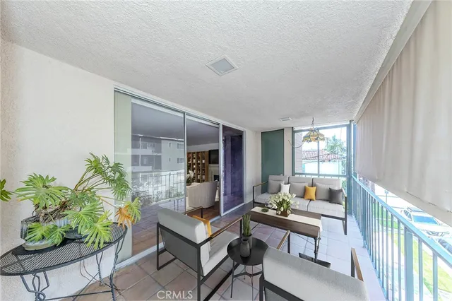 $739,000 | 210 Grand Avenue, Unit 201, Long Beach, CA 90803