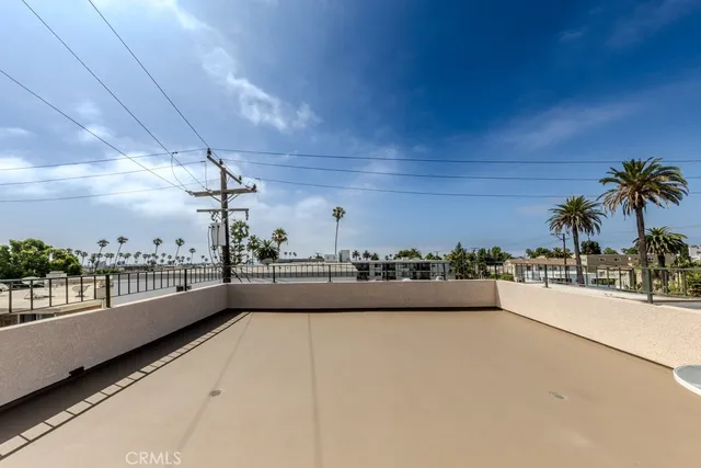 $739,000 | 210 Grand Avenue, Unit 201, Long Beach, CA 90803