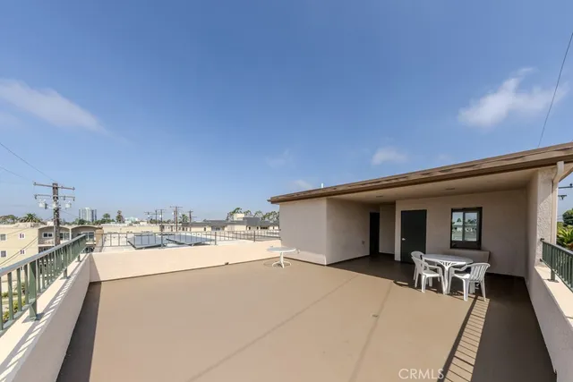 $739,000 | 210 Grand Avenue, Unit 201, Long Beach, CA 90803