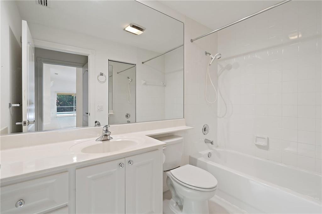 912 Southwest Balmoral Trace Stuart, FL 34997 - Photo 17 of 29 Gallery Image 17