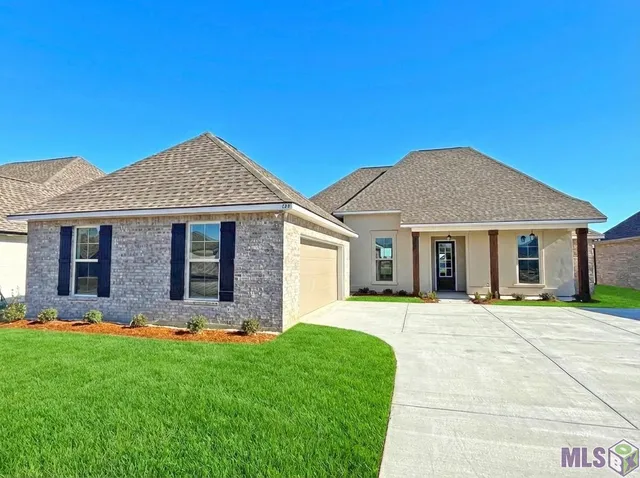 $374,814 | 134 Spring Grove Loop, Thibodaux, LA 70301