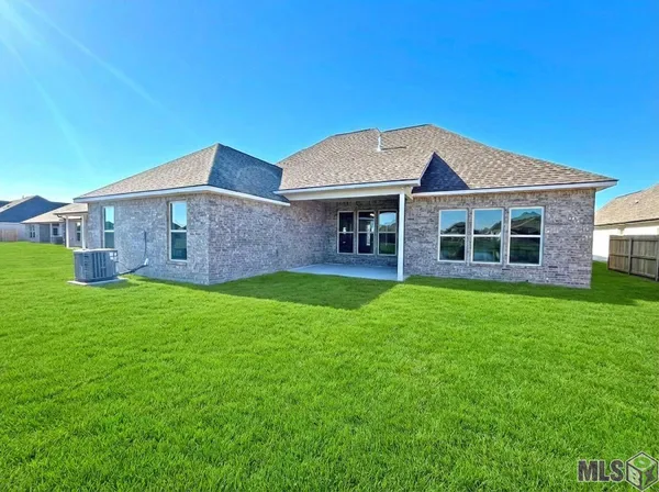 $374,814 | 134 Spring Grove Loop, Thibodaux, LA 70301