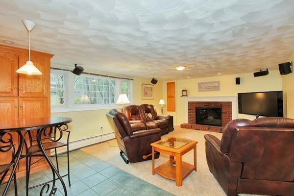 8 Dewey Road Bedford, MA 01730 - Photo 10 of 30 Gallery Image 10