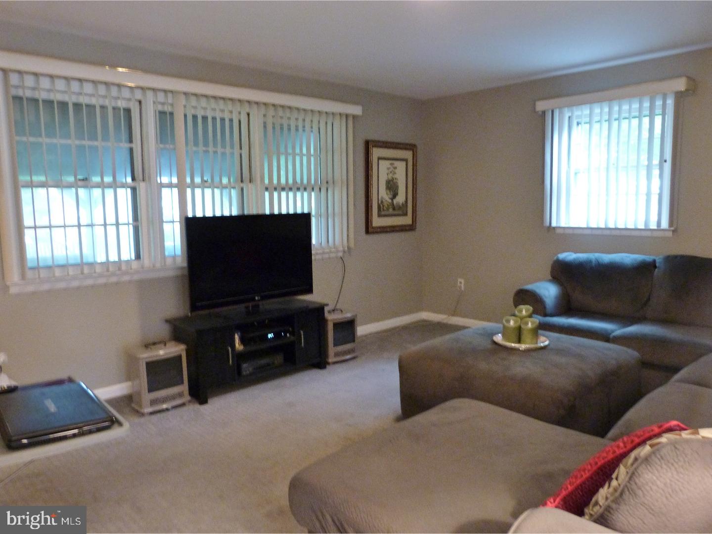 13 Greentree Road Trenton, NJ 08619 - Photo 13 of 25 Family Room