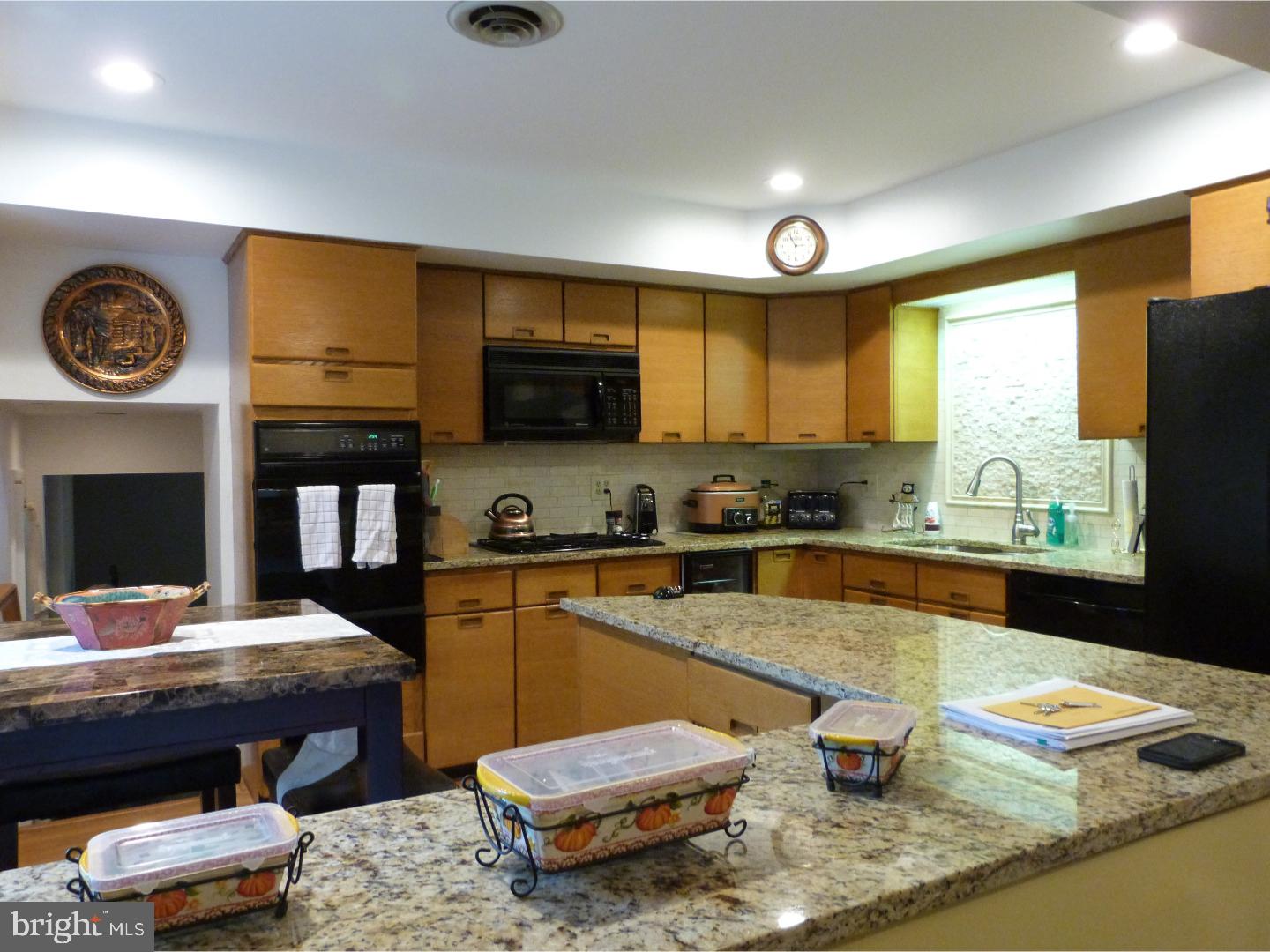 13 Greentree Road Trenton, NJ 08619 - Photo 9 of 25 Kitchen