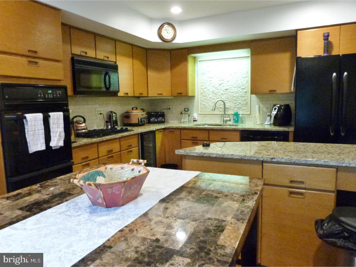 13 Greentree Road Trenton, NJ 08619 - Photo 10 of 25 Kitchen