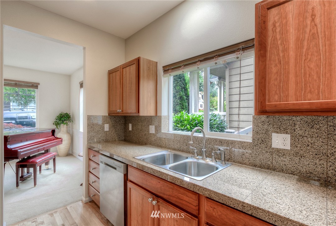 16159 Parkside Way Southeast Renton, WA 98058 - Photo 12 of 25