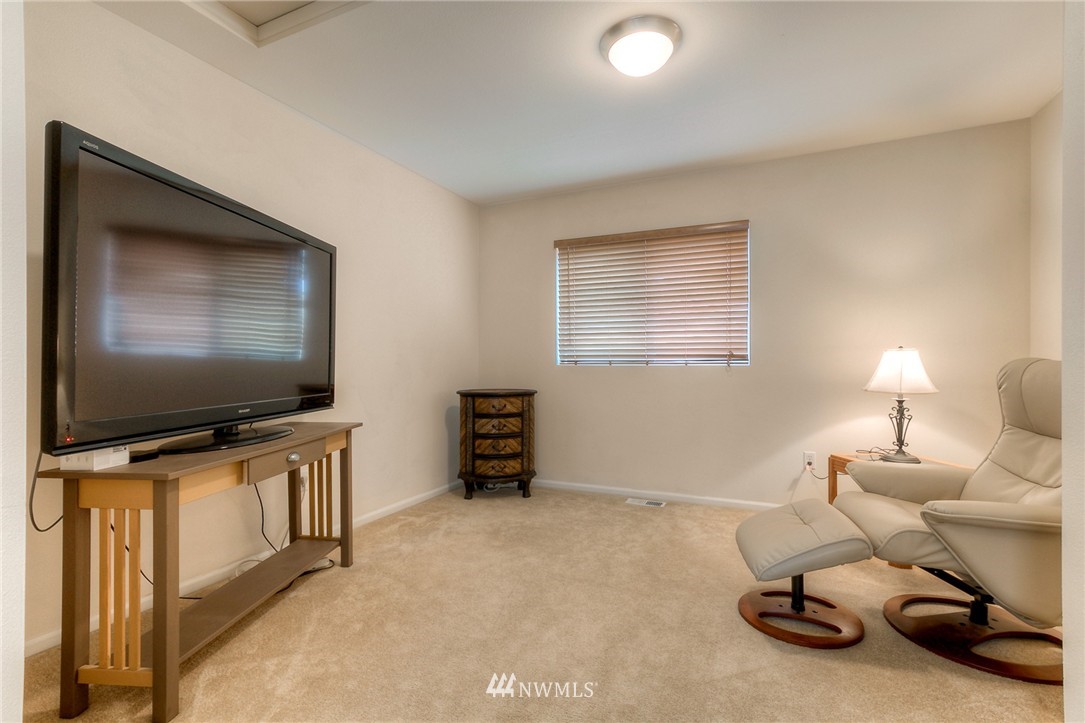 16159 Parkside Way Southeast Renton, WA 98058 - Photo 14 of 25