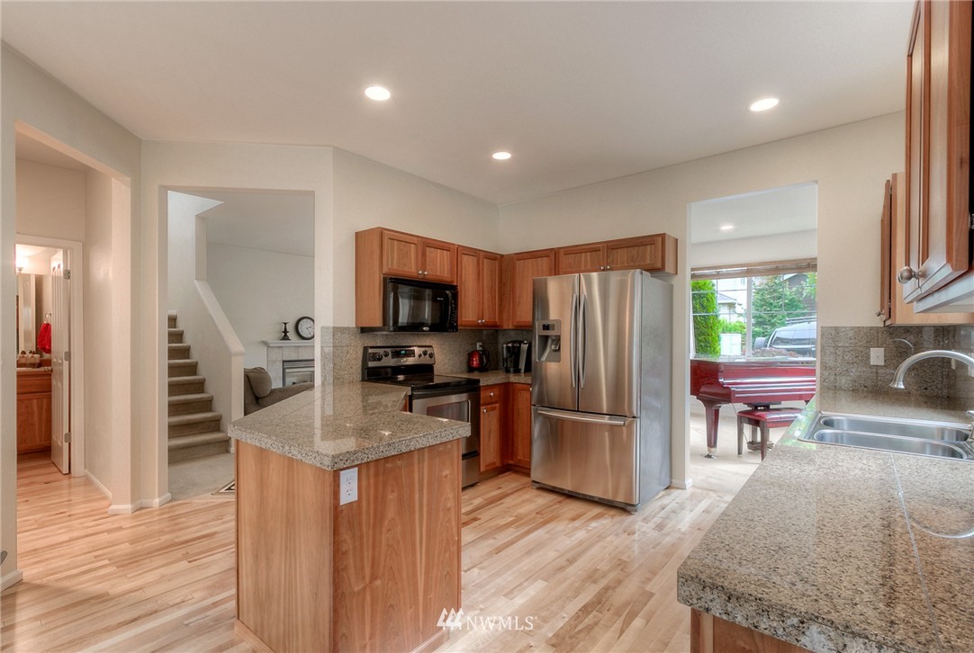 16159 Parkside Way Southeast Renton, WA 98058 - Photo 10 of 25