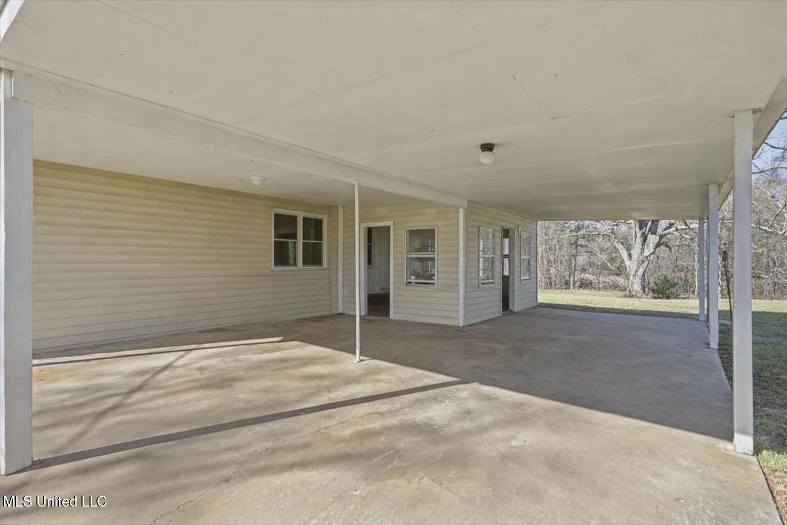 13131 New Zion Road Crystal Springs, MS 39059 - Photo 32 of 33 Carport and Covered patio