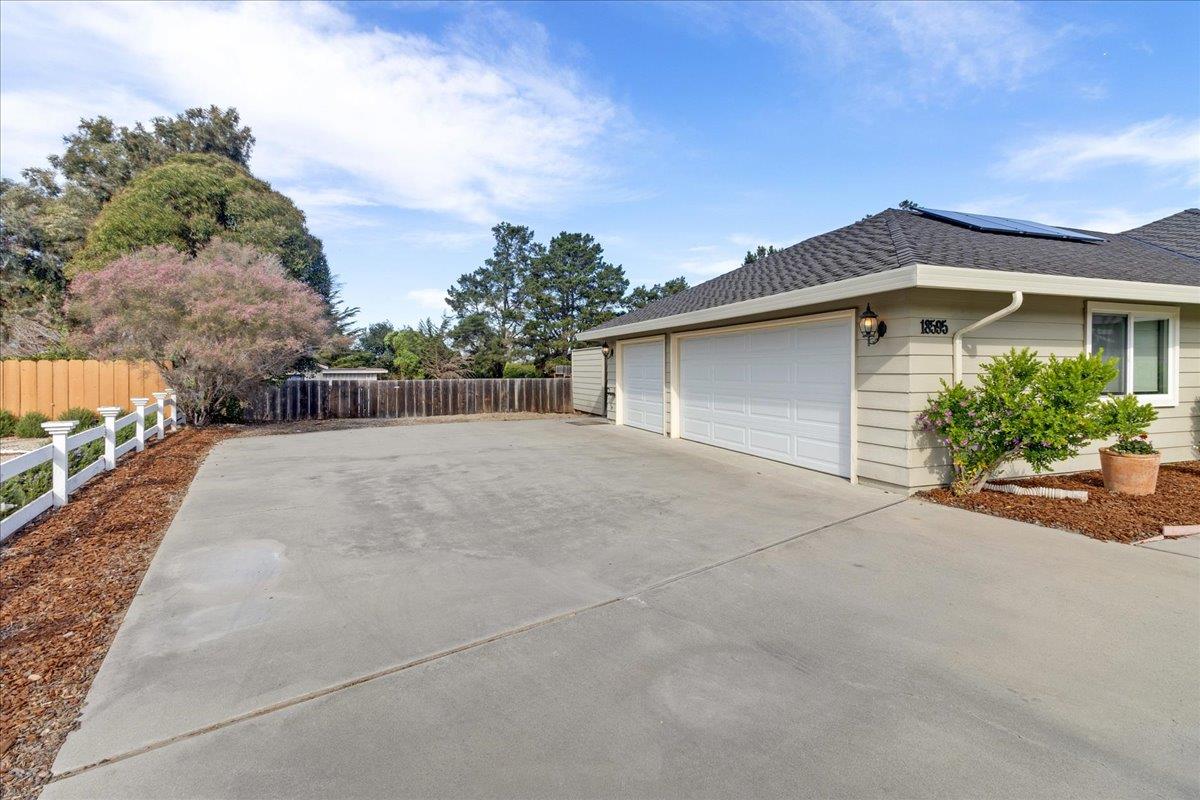 18595 Ranchito Del Rio Drive Salinas, CA 93908 - Photo 29 of 40 a backyard of a house with plants and trees