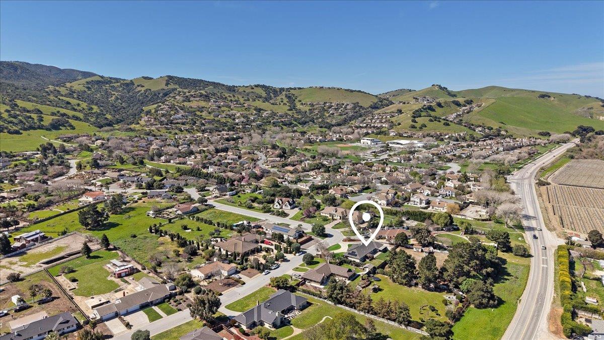 18595 Ranchito Del Rio Drive Salinas, CA 93908 - Photo 37 of 40 a view of a city with mountains in the background