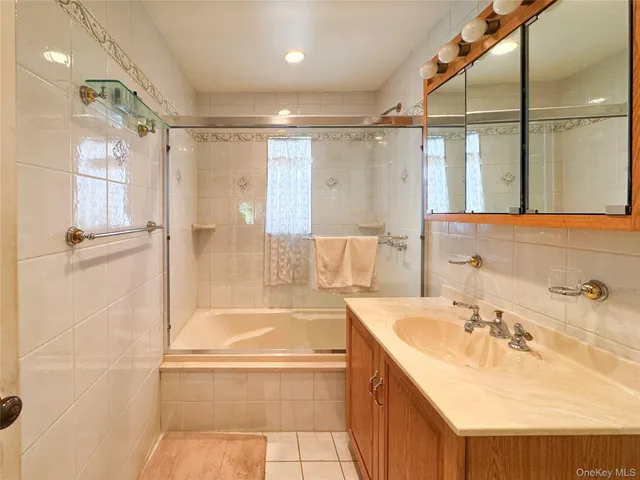 $769,000 | 60-73 71st Street | Maspeth