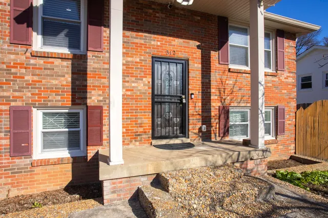 a view of a entryway of a building