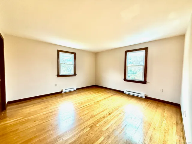 $2,000 | 56 Smith Street, Unit A, East Lyme, CT 06357