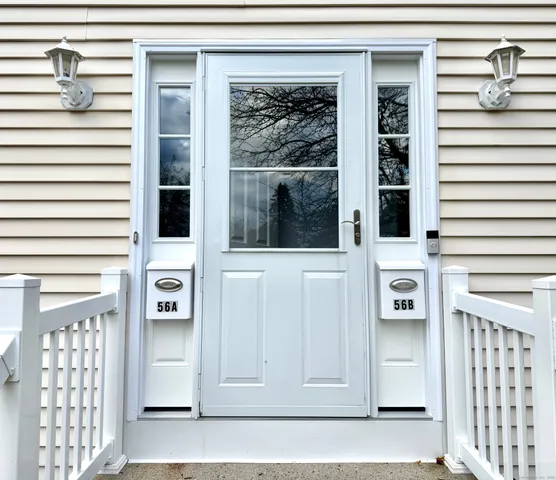 $2,000 | 56 Smith Street, Unit A, East Lyme, CT 06357