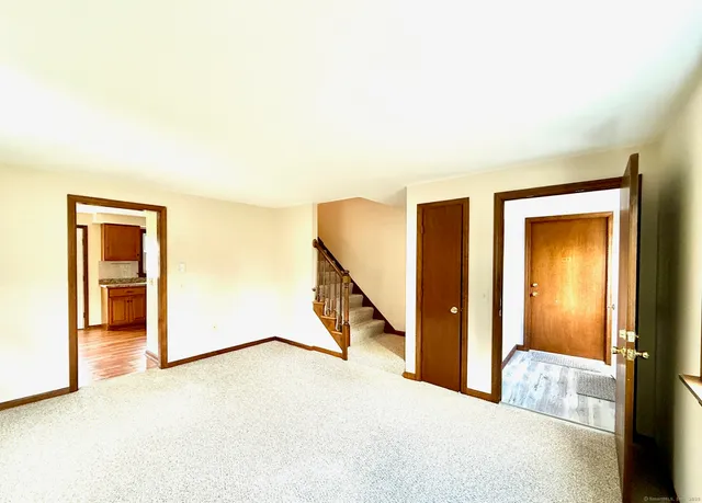 $2,000 | 56 Smith Street, Unit A, East Lyme, CT 06357