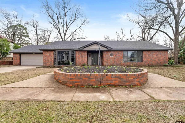 $249,900 | 617 Nacogdoches Street, Jacksonville, TX 75766