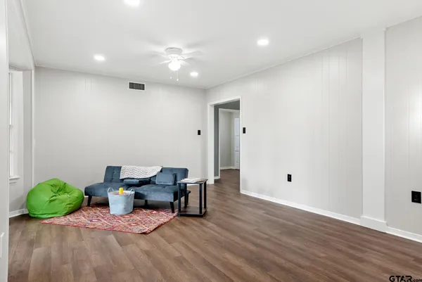 $249,900 | 617 Nacogdoches Street, Jacksonville, TX 75766