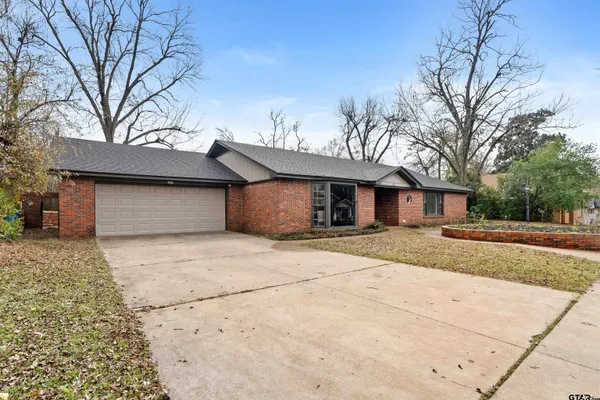 $249,900 | 617 Nacogdoches Street, Jacksonville, TX 75766