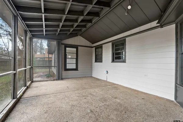 $249,900 | 617 Nacogdoches Street, Jacksonville, TX 75766