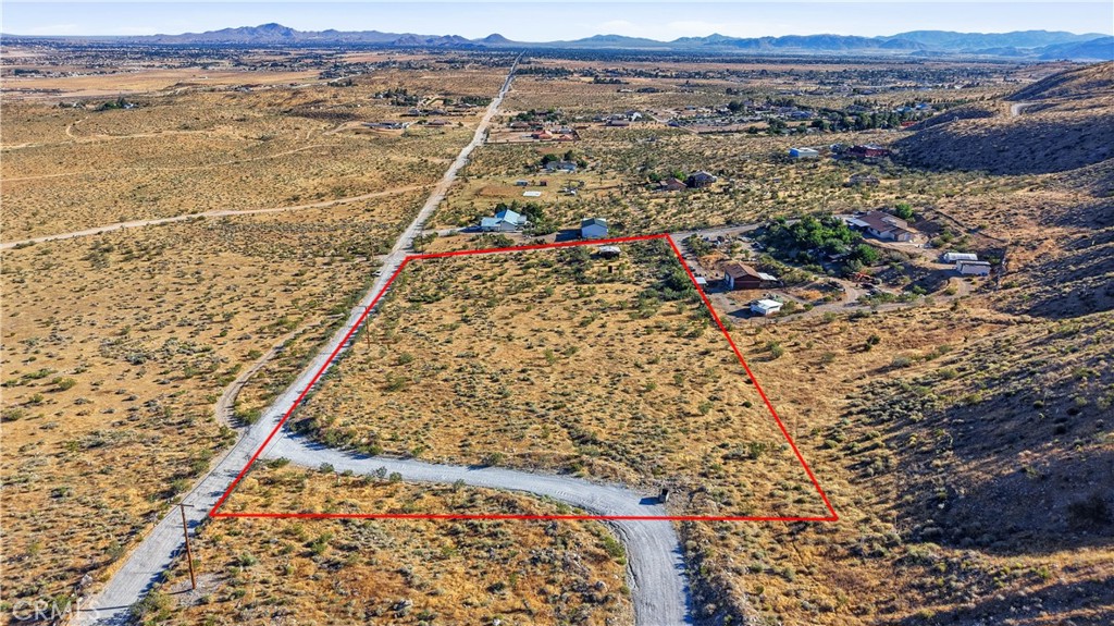 8255 Kiowa Road Apple Valley, CA 92308 - Photo 4 of 9