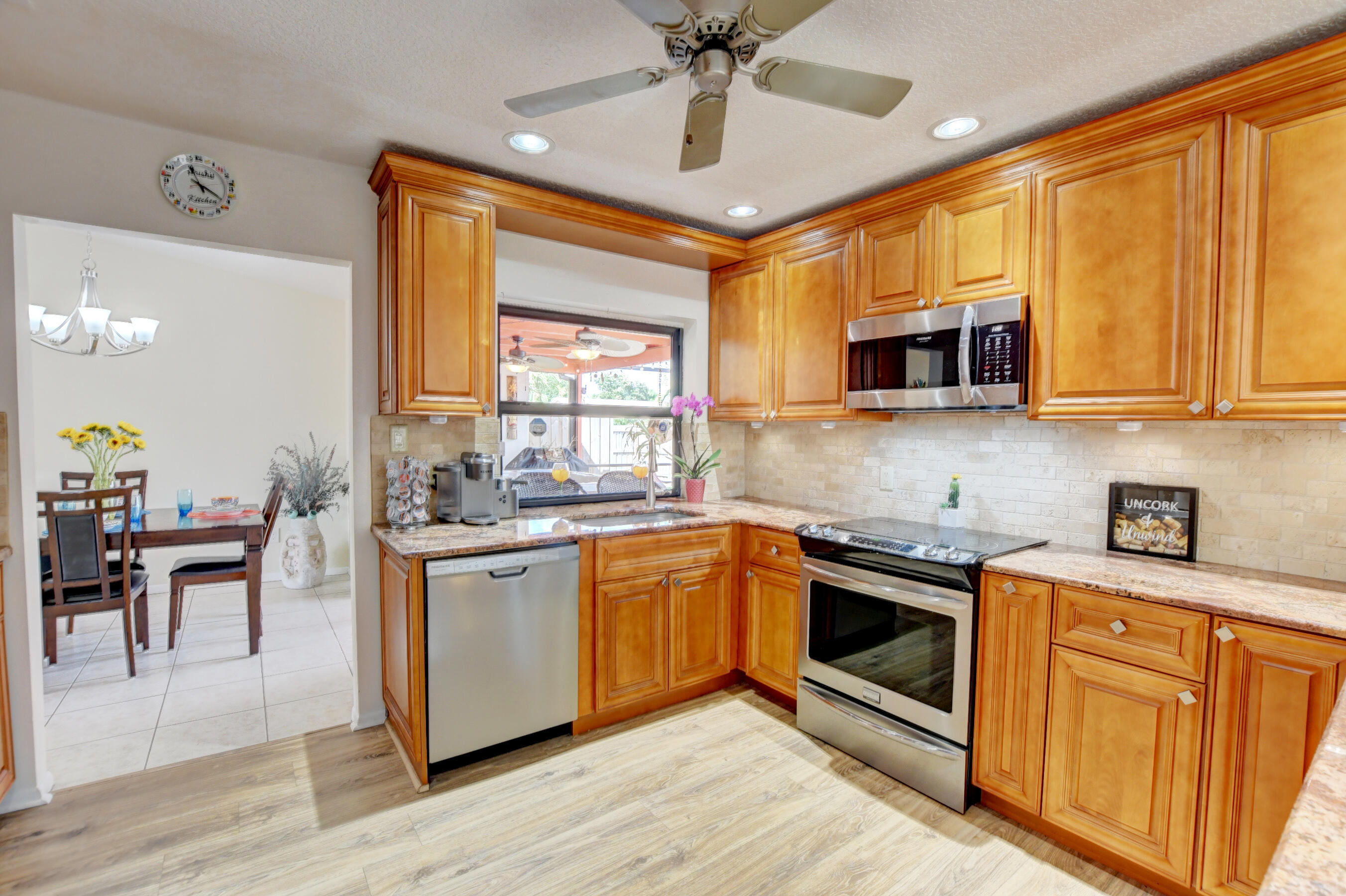 22686 Southwest 9th Street Boca Raton, FL 33433 - Photo 10 of 30 Stainless steel appliances