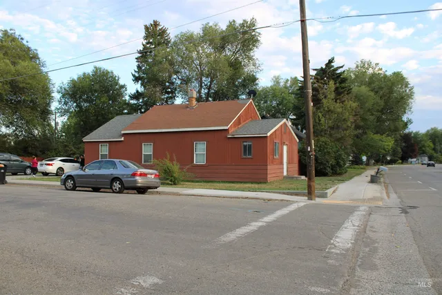 $340,000 | 314 North Greenwood Street, Shoshone, ID 83352