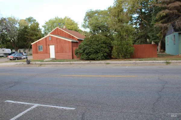 $340,000 | 314 North Greenwood Street, Shoshone, ID 83352