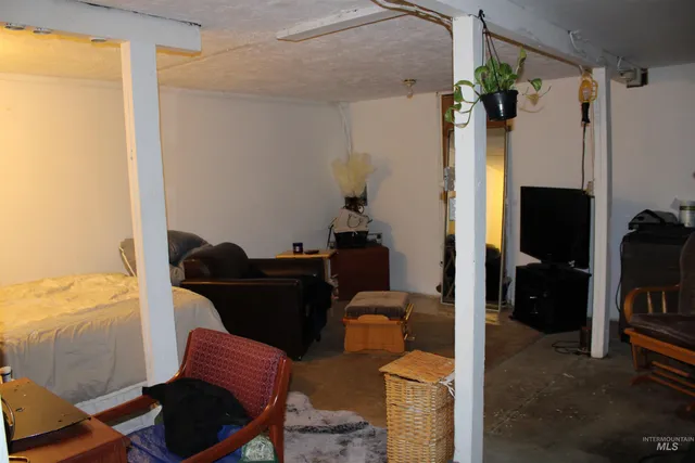 $340,000 | 314 North Greenwood Street, Shoshone, ID 83352