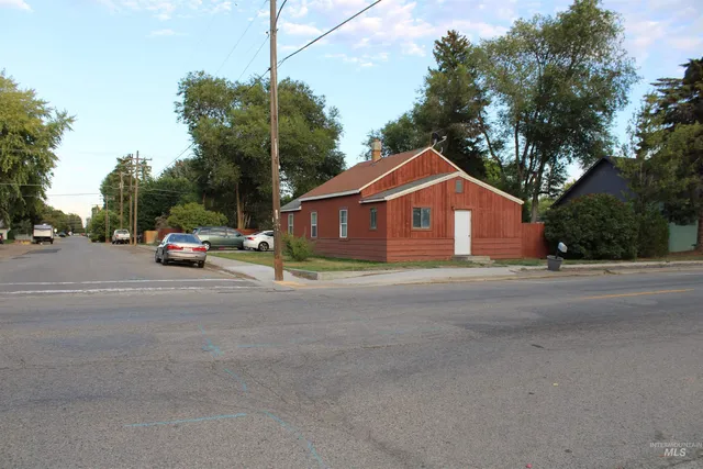 $340,000 | 314 North Greenwood Street, Shoshone, ID 83352