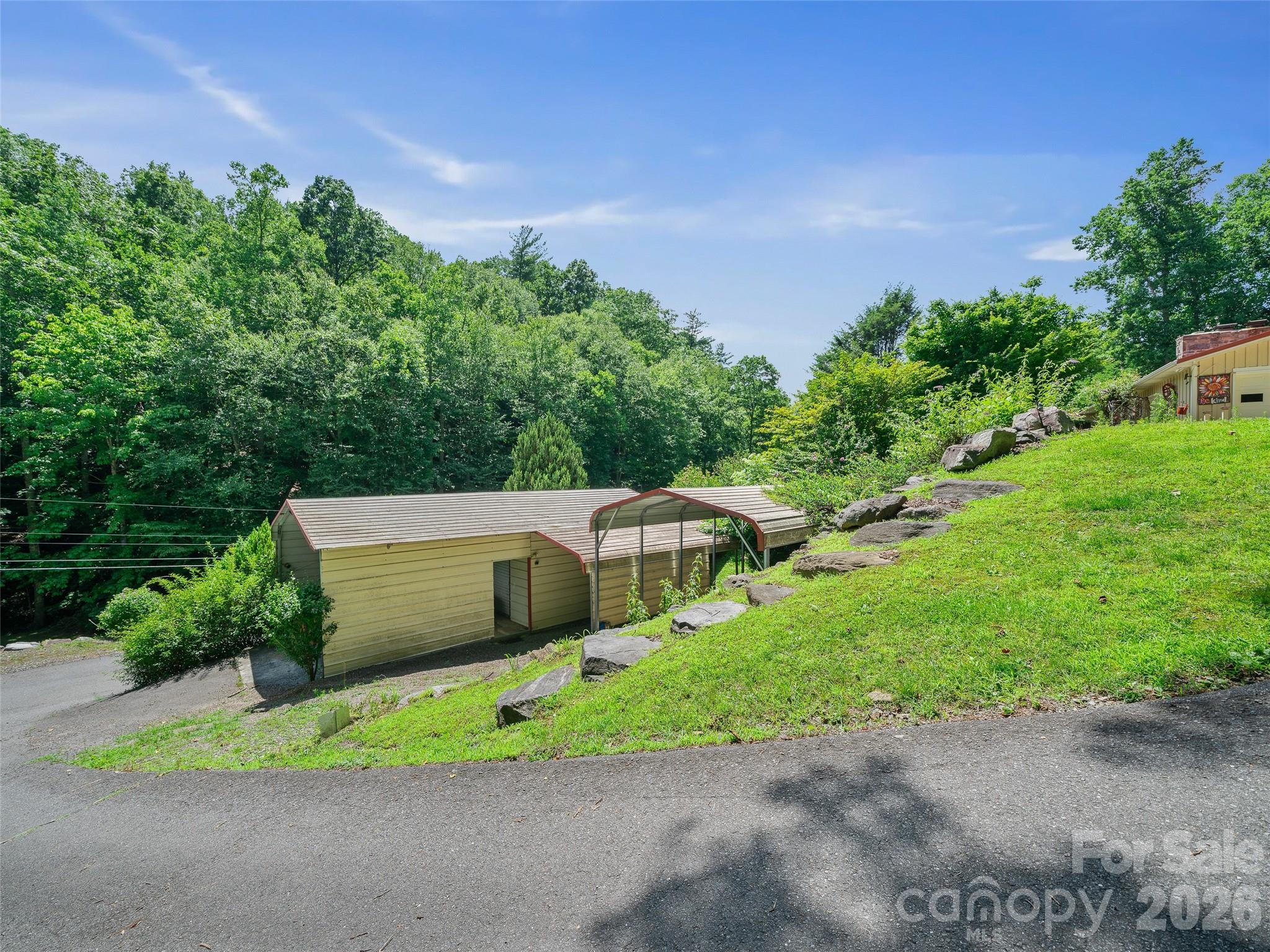 1065 Upper Pig Pen Road Green Mountain, NC 28740 - Photo 33 of 39