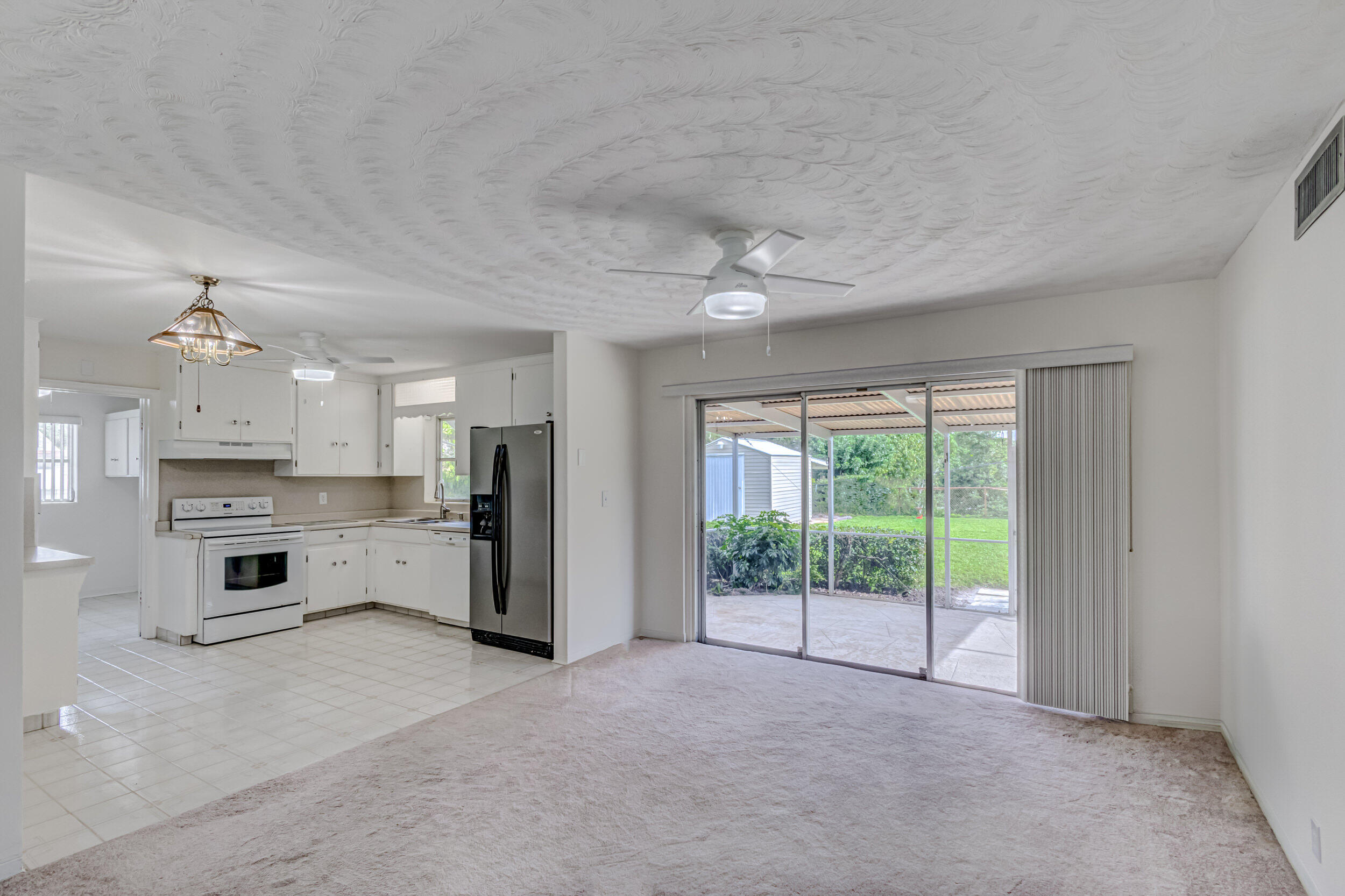 11170 Monet Ridge Road Palm Beach Gardens, FL 33410 - Photo 12 of 45 Kitchen/Dining Rm