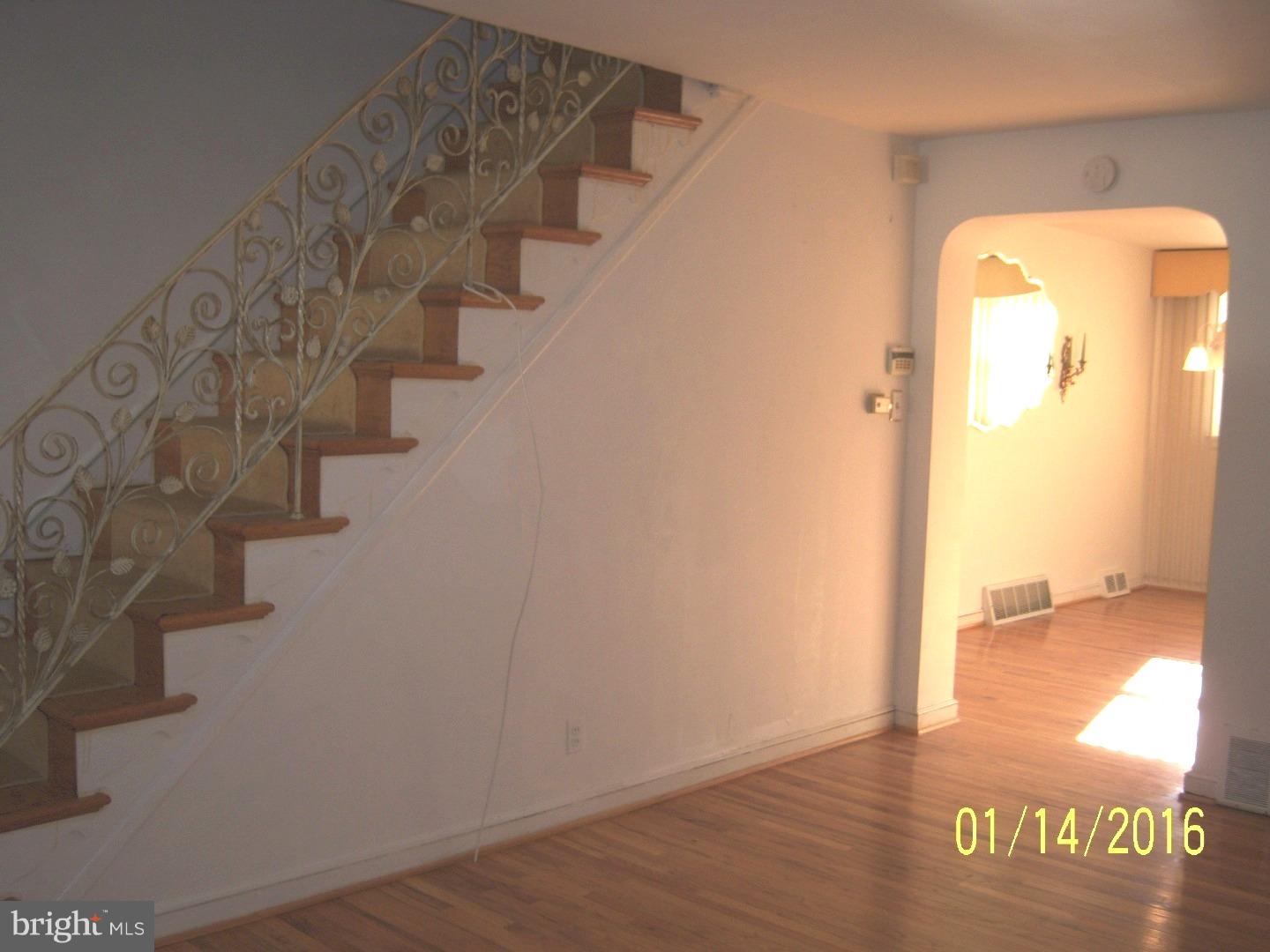 8562 Temple Road Philadelphia, PA 19150 - Photo 21 of 25 Living Room