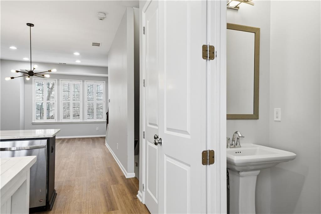 615 Broadview Place Northeast Atlanta, GA 30324 - Photo 19 of 64