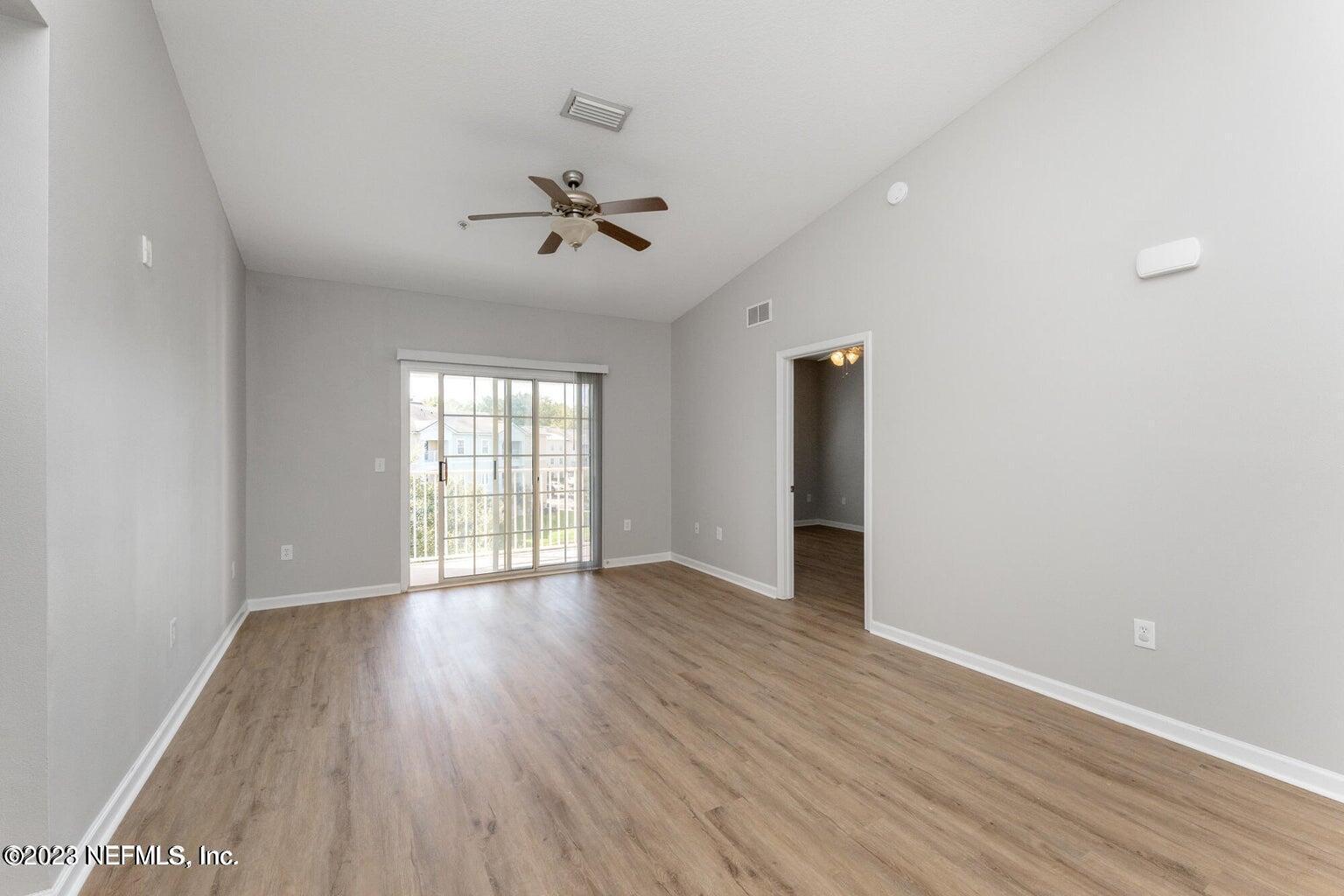 8226 Green Parrot Road, Unit 308 Jacksonville, FL 32256 - Photo 3 of 31 3 - Living