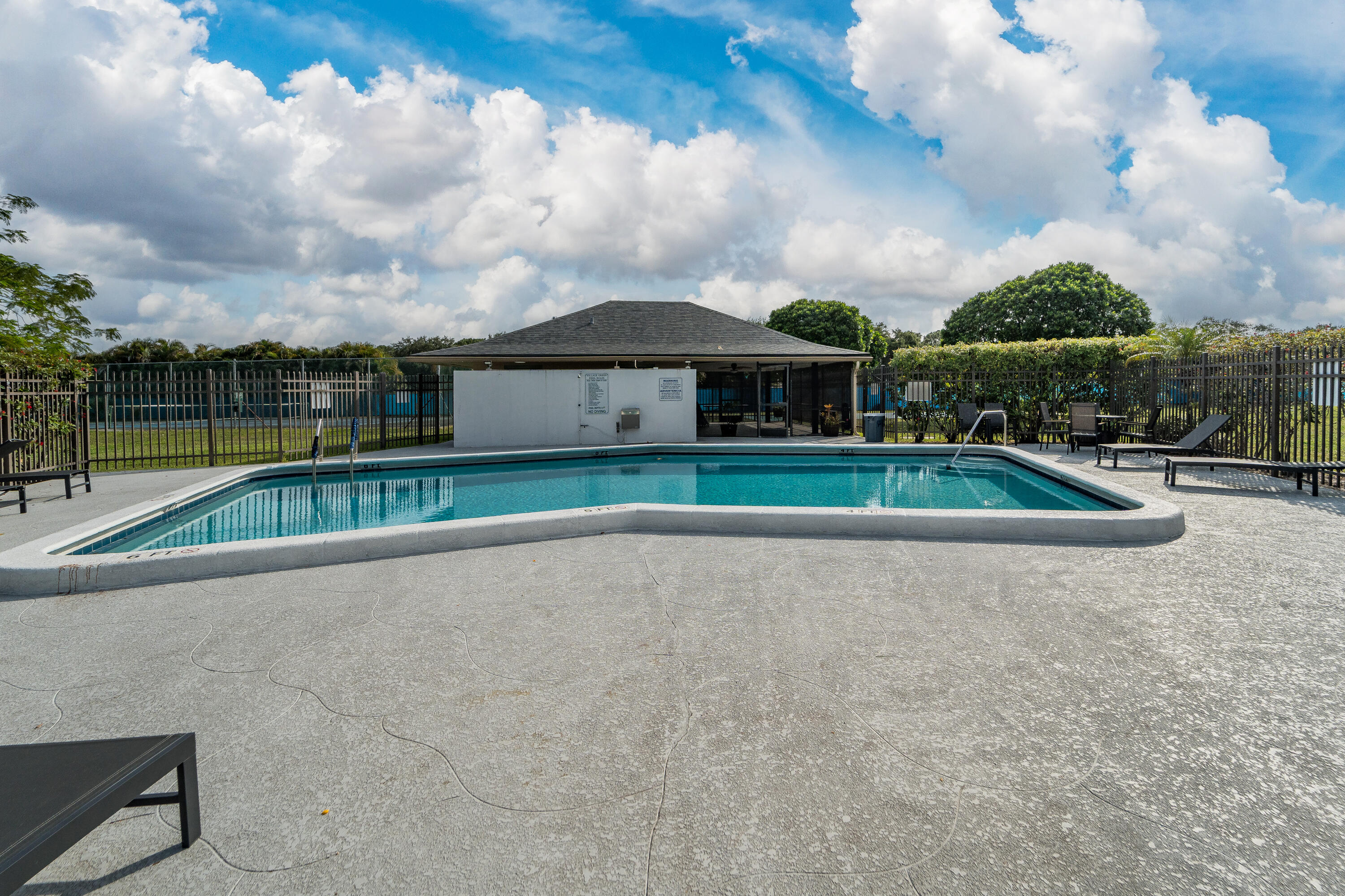 9500 Southwest 3rd Street, Unit 130 Boca Raton, FL 33428 - Photo 35 of 38 a view of a terrace