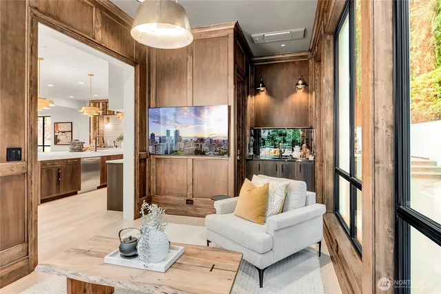 $15,980,000 | 2837 Evergreen Point Road, Medina, WA 98039