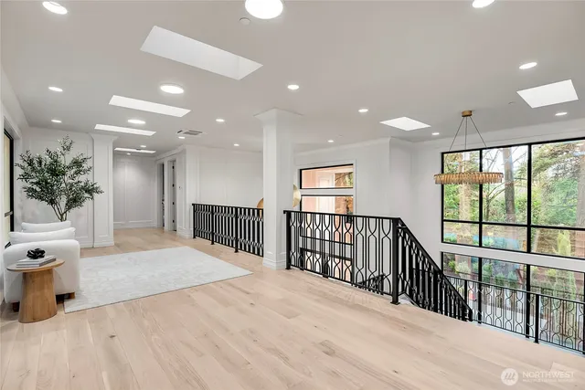 $15,980,000 | 2837 Evergreen Point Road, Medina, WA 98039